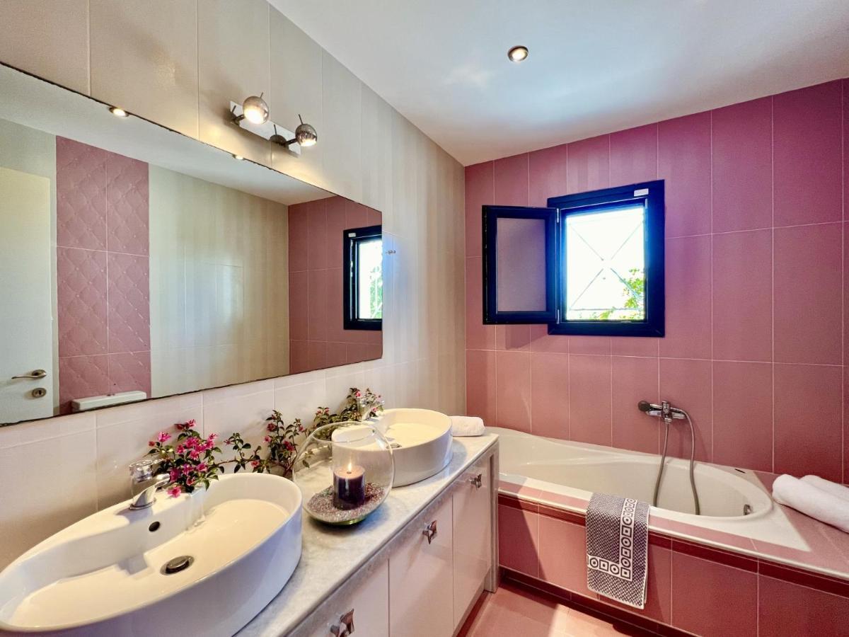 Heart House With Private Pool By Dadovillas Acharavi (Corfu)